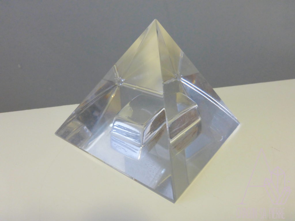 Cristal De Roche - Pyramide Autres Modèles 8,8 X 8,8 ... - Cristal Forest