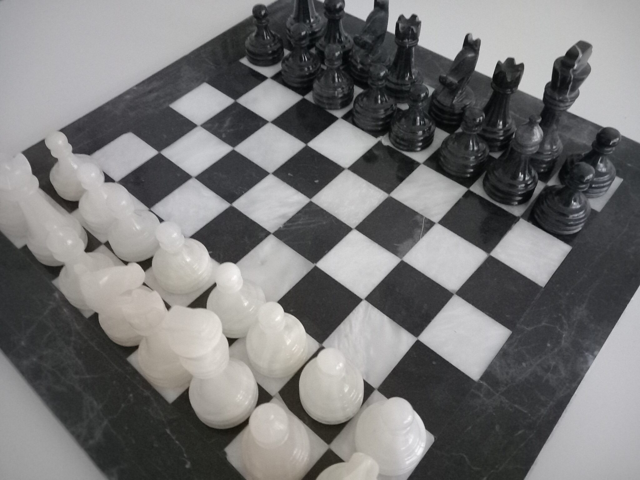 Jeu d'échecs en pierre naturelle de Soapstone